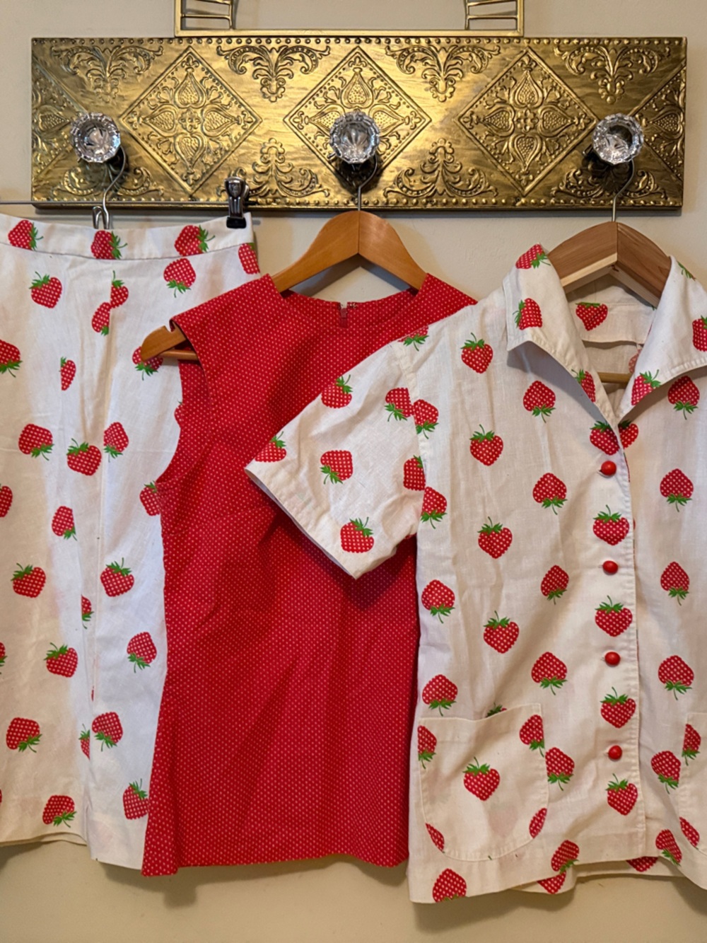 VTG 60s 70s Strawberry Print 3 Piece Set - Blouse, Tank Top & Skirt XS/Small